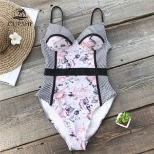 NWT Cupshe floral one piece swimsuit
